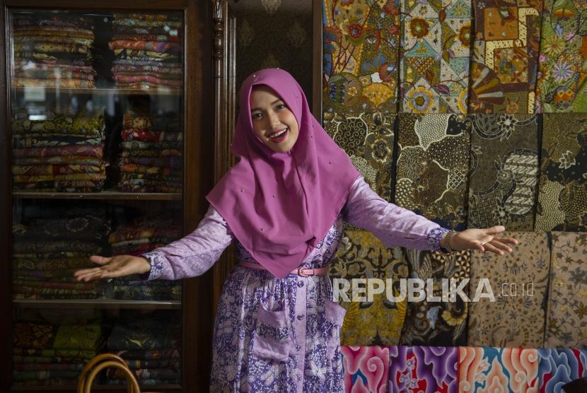 Pemilik BT Batik Trusmi, Sally Giovanny.