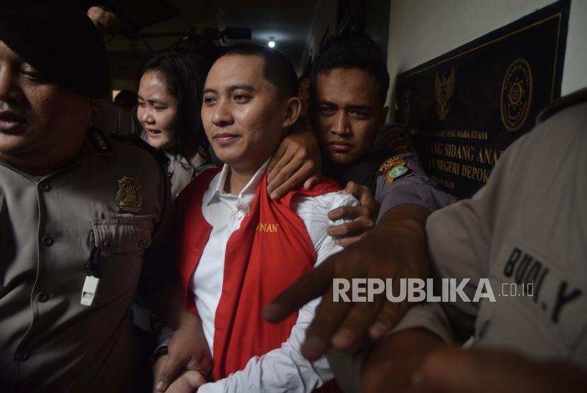 Terdakwa  kasus penipuan agen perjalanan umrah First Travel  Andika Surachman usai   menjalani persidangan vonis  di Pengadilan Negeri Depok, Jawa Barat, Selasa (30/5).