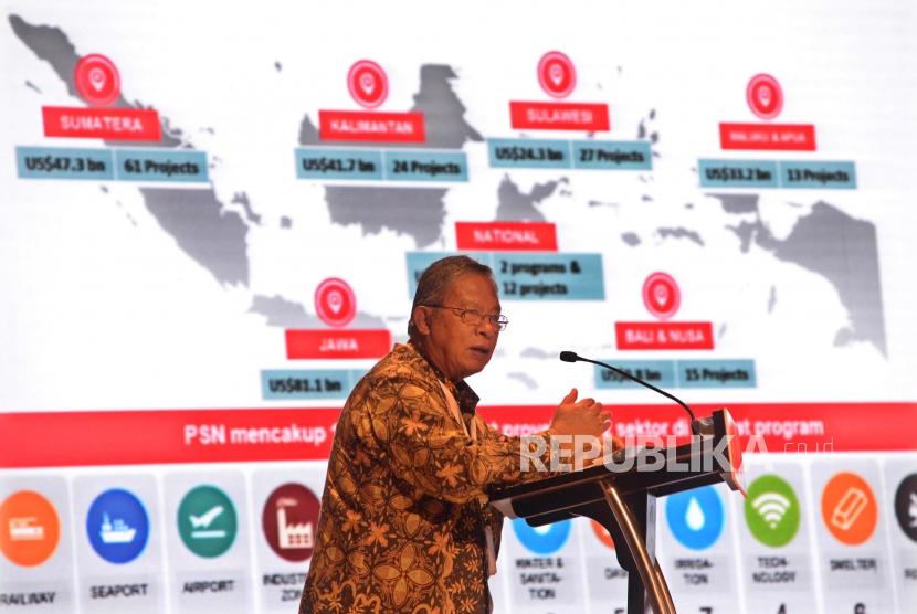 Menko Perekonomian Darmin Nasution menjadi pembicara pada acara 100 CEO Forum di Jakarta, Rabu (29/11).