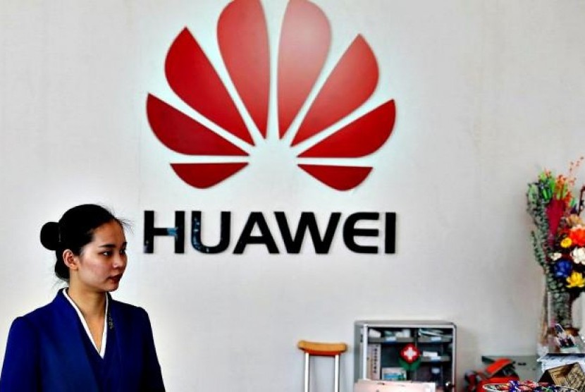 Rilis 2 Kali Ditunda, Ada Apa dengan Ponsel Lipat Huawei Mate X?. (FOTO: Reuters/Tyrone Siu)