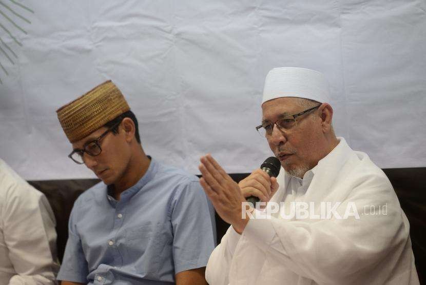 Kunjungi Rabithah Alawiyah. Cawapres nomer 02 Sandiaga Uno bersama Ketua Umum Rabithah Alawiyah Habib Zein bin Umar Smith (kanan) saat silaturahim bersama jajaran pengurus Rabithah Alawiyah di Jakarta, Rabu (26/9).