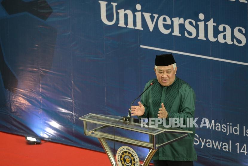 Istiqomah Menjaga Semangat Ramadhan. Mantan Ketua Umum Pimpinan Pusat Muhammadiyah Din Syamsuddin menyampaian tausiyah saat syawalan keluarga besar UAD di Yogyakarta, Rabu (12/6/2019).