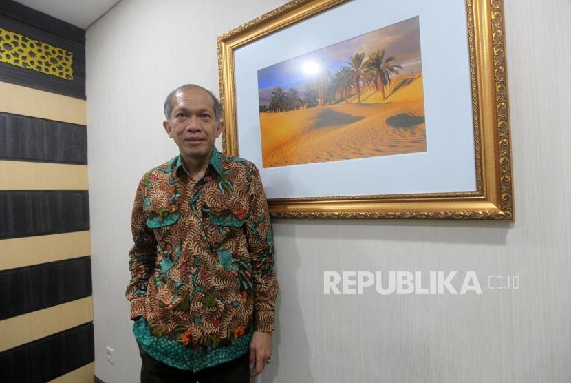 Kepala Pusat Kesehatan Haji Eka Jusup Singka berpose disela-sela saat wawancara di Gedung Kemenkes, Jakarta, Rabu (17/10).
