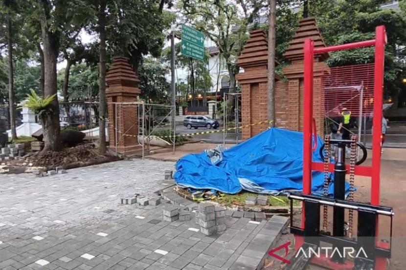 Pengamat: Candi bentar di Gedung Sate megah visual tapi hampa manfaat.