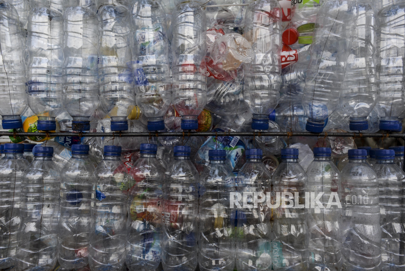 Kumpulan sampah botol plastik (ilustrasi). KLHK telah menerima peta jalan pengurangan sampah dari 31 produsen.