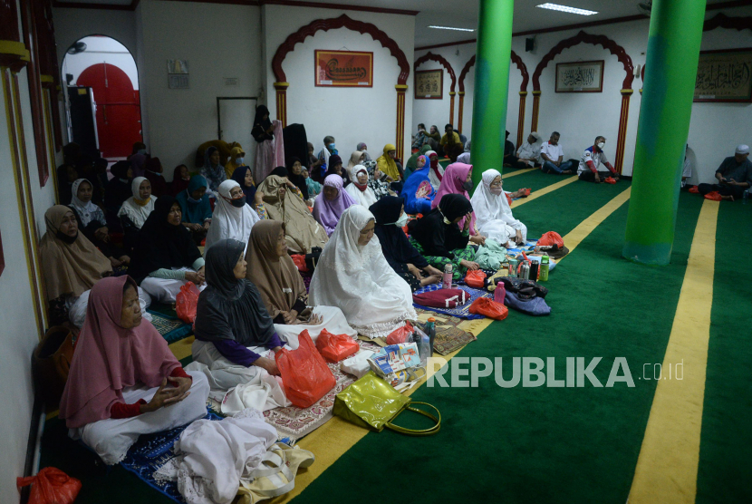 Pembinaan mualaf (ilustrasi). Pimpinan Wilayah Dewan Masjid Indonesia (PW DMI) Provinsi Sulawesi Tengah berkolaborasi dengan Bank Syariah Indonesia (BSI) Palu dalam rangka memberdayaka dhuafa mualaf di Kabupaten Sigi, Sulteng.