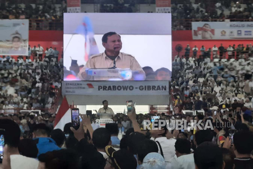 Capres nomor urut 2, Prabowo Subianto saat kampanye di Gedung Serbaguna Sumatera Utara, Medan, Sabtu (13/1/2024).