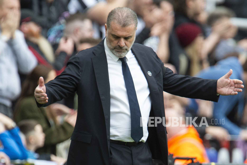   Ange Postecoglou, manager of Tottenham Hotspur, reacts during the English Premier League soccer match between Newcastle United and Tottenham Hotspur, in Newcastle, Britain, 13 April 2024.  