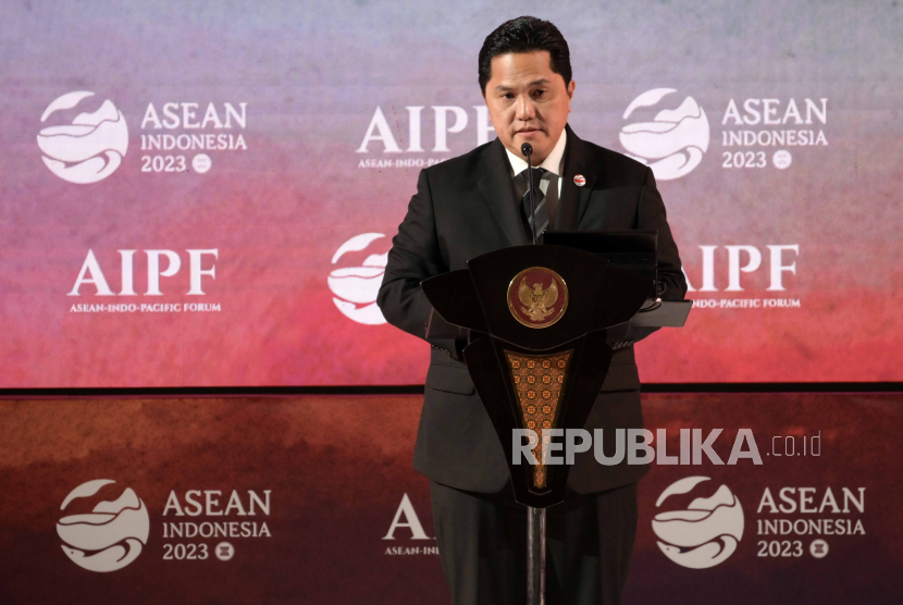 Menteri Badan Usaha Milik Negara Erick Thohir menyampaikan pidatonya pada upacara pembukaan ASEAN-Indo-Pacific Forum (AIPF) sebagai bagian dari KTT Perhimpunan Bangsa-Bangsa Asia Tenggara (ASEAN) ke-43 di Jakarta, Selasa, (5/9/2023).