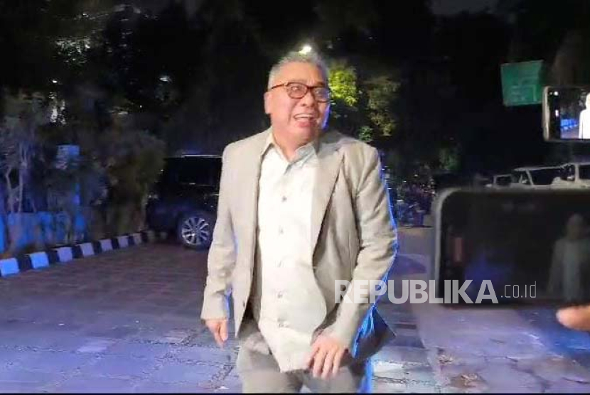 Wakil Ketua Umum Partai Nasdem, Ahmad Ali ketika menyambangi kediaman Prabowo Subianto di Jalan Kertanegara IV, Jakarta Selatan, Selasa (23/4/2024) malam. 