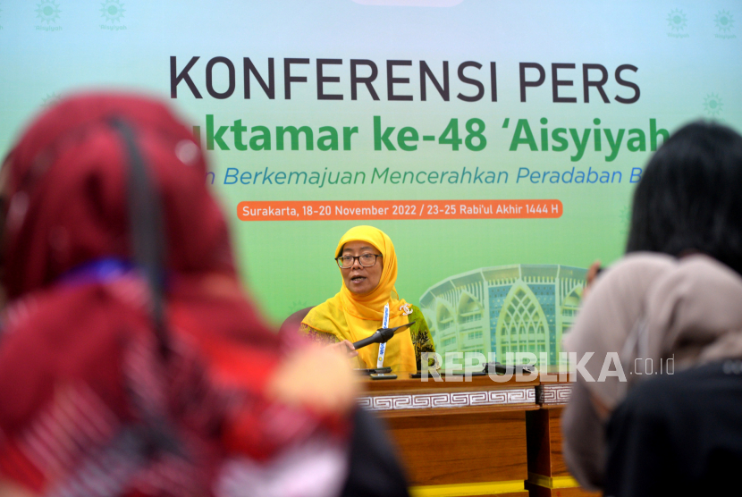 Ketua Umum PP 'Aisyiyah, Salmah Orbayyinah. 