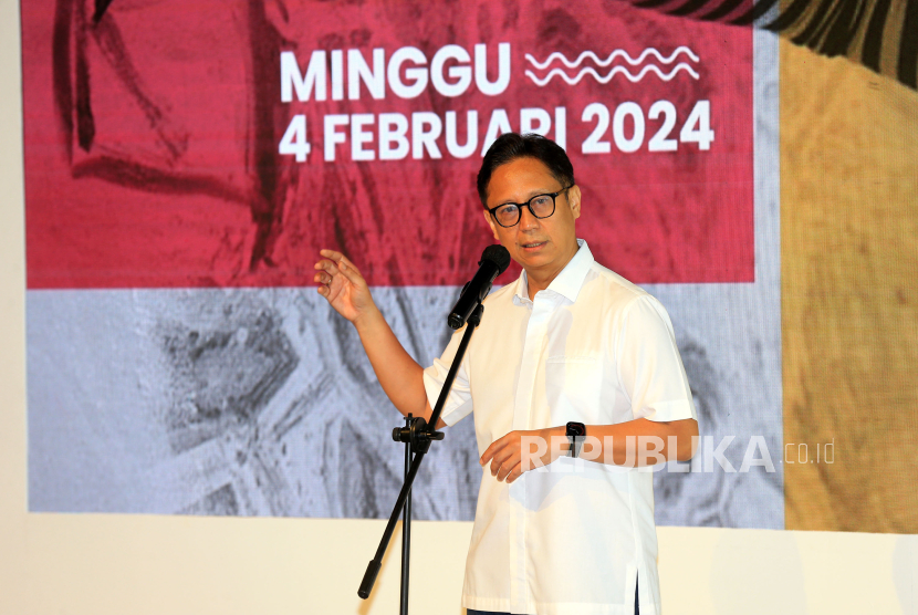 Menteri Kesehatan Republik Indonesia Budi Gunadi Sadikin memberikan sambutan saat peringatan Hari Kanker Sedunia di Indonesia Design District, PIK 2, Ahad (4/2/2024).
