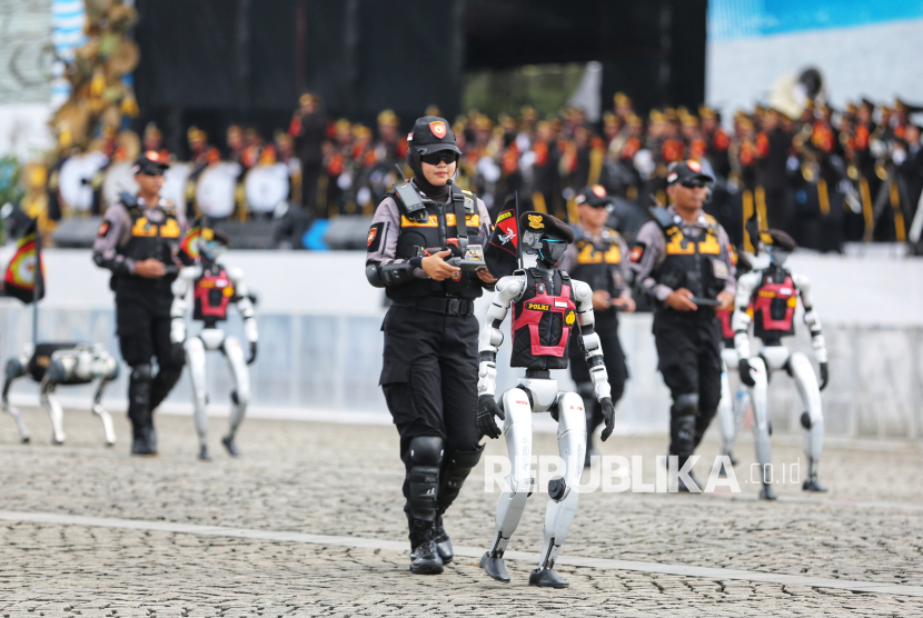 Atraksi Robot dan Defile Pasukan Warnai HUT ke-79 Bhayangkara di Monas