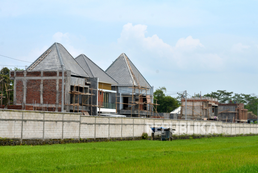 Proyek pembangunan perumahan di Sleman, Yogyakarta (ilustrasi). Penjualan rumah menengah atas mencatatkan tren positif sepanjang 2023.