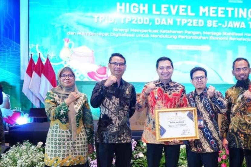 Madiun Raih Penghargaan Digitalisasi Tertinggi di Jawa Timur