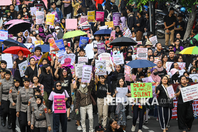 Ratusan Perempuan Turun ke Jalan, Kampanyekan Stop Kekerasan terhadap Perempuan