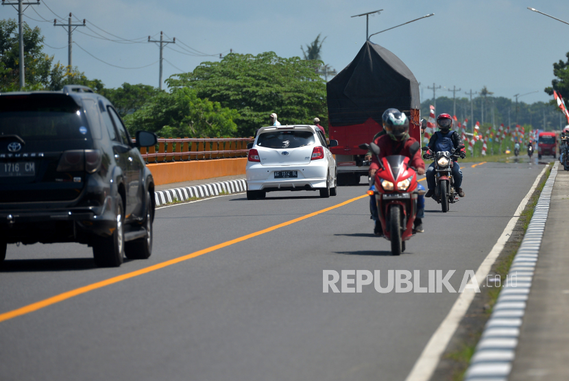 Jalur Surabaya-Bojonegoro terpantau tidak mengalami kemacetan di sepanjang jalan.