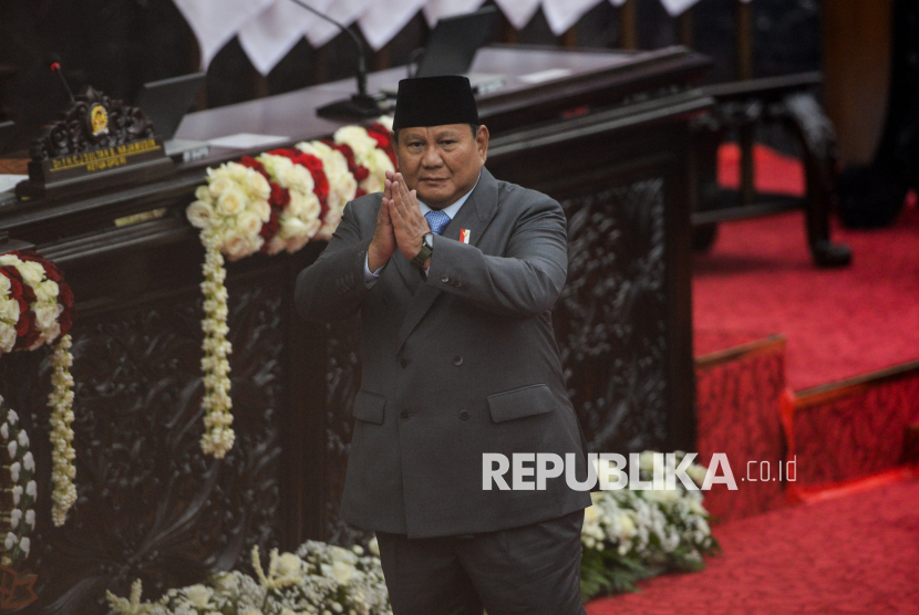 Presiden Prabowo Subianto usai menyampaikan pidato kenegaraan dalam Sidang Tahunan MPR RI dan Sidang Bersama DPR RI-DPD RI Tahun 2026 di Gedung Nusantara, Kompleks Parlemen, Jakarta, Jumat (14/8/2026). Agenda kenegaraan tersebut digelar dalam rangka memperingati Hari Ulang Tahun ke-81 Kemerdekaan Republik Indonesia.
