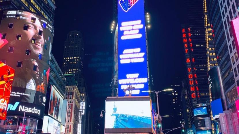 Maruli Tampubolon di New York Times Square