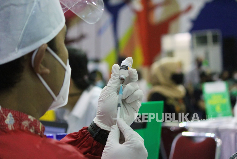 MUI Minta Muslim tidak Ragu Vaksinasi Saat Berpuasa
