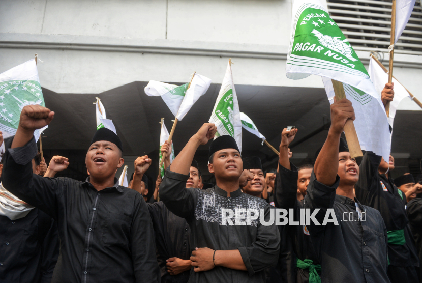 Pesantren Dihujat