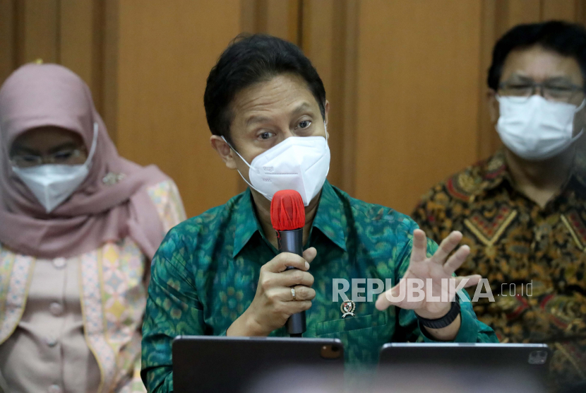 Menteri Kesehatan Indonesia Budi Gunadi Sadikin akan mengkonfirmasi adanya bayi gagal ginjal akut tapi tak pernah minum obat.
