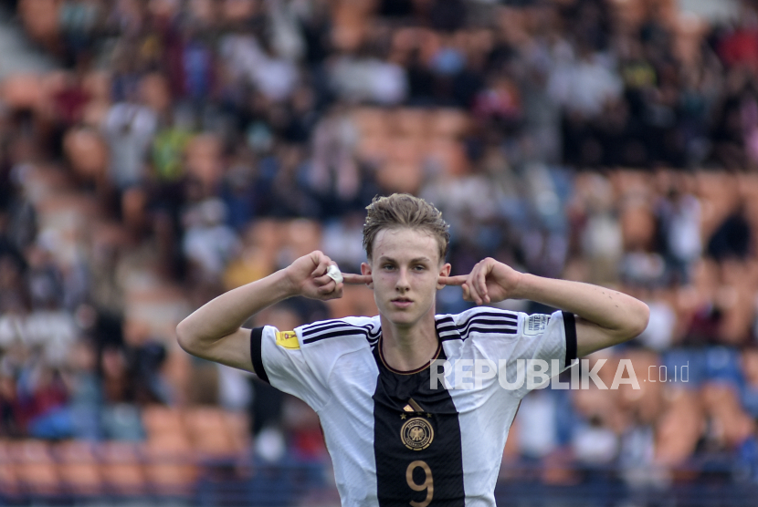 Penyerang Timnas Jerman U-17 Max Moerstedt saat melakukan selebrasi di Piala Dunia U-17 2023 Indonesia. Max Moerstedt kini diincar sejumlah klub top Eropa, termasuk Manchester United dan Juventus.