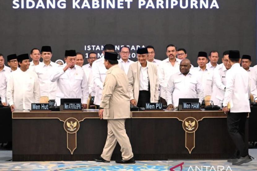 Prabowo asked the cabinet to give an untitled example of a luxury open house.