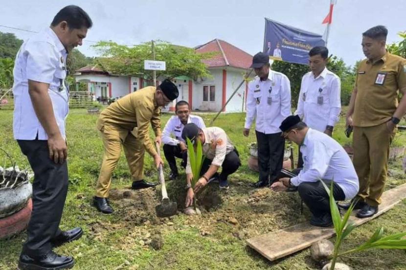 Pemkab Simeulue ajak masyarakat galakkan tanam kelapa.