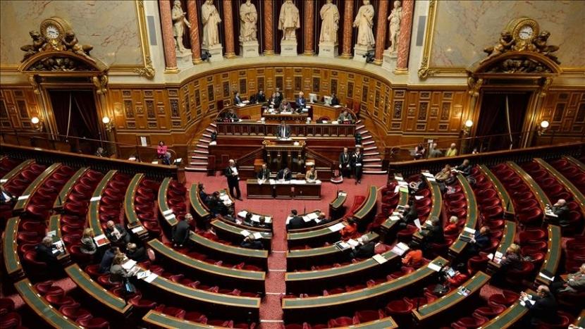 Senat Prancis pada Rabu (30/6) mengadopsi RUU kontroversial yang bertujuan memperkuat tindakan antiterorisme dan intelijen. 