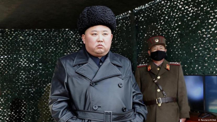 Korea Utara melaporkan nol kasus infeksi Covid-19 kemudian menggelar ujicoba rudal balistik.