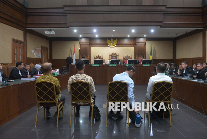 Suasana jalannya sidang kasus dugaan korupsi tata kelola minyak mentah dan produk kilang pada PT Pertamina (Persero) Subholding dan Kontraktor Kontrak Kerja Sama periode 2018–2023 di Pengadilan Tipikor, Jakarta, Kamis (9/10/2025).