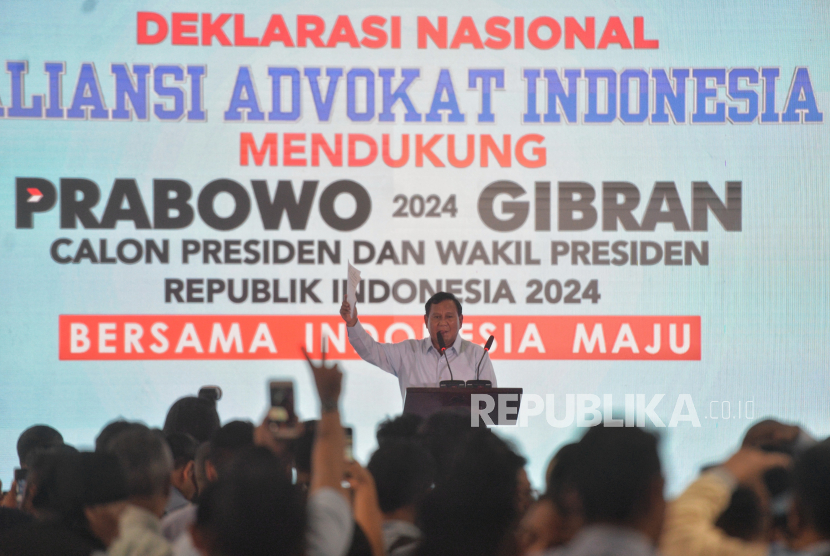 Calon Presiden nomor urut 2 Prabowo Subianto memberikan pidato dalam acara Deklarasi Nasional Aliansi Advokat Indonesia Bersatu (AAIB) di Balai Kartini, Jakarta, Jumat (26/1/2024). Aliansi Advokat Indonesia Bersatu (AAIB) resmi mendukung serta turut memperjuangkan pasangan Prabowo-Gibran sebagai Presiden dan Wakil Presiden 2024-2029.