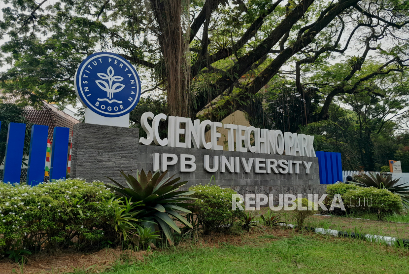 Science Techno Park IPB University. Rektor minta Presiden Jokowi bangun tol hingga IPB agar mahasiswa tidak suka telat.