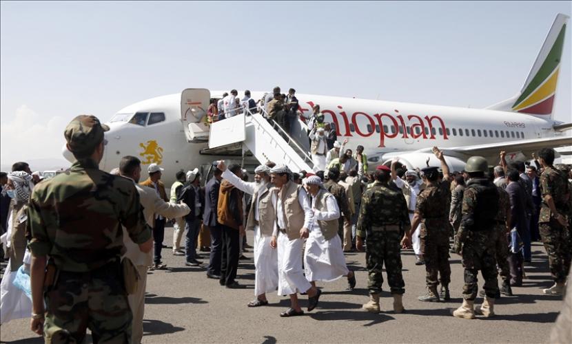  Tentara Yaman dan kelompok pemberontak Houthi pada awal pekan ini melakukan pertukaran tahanan di Provinsi Marib Timur.