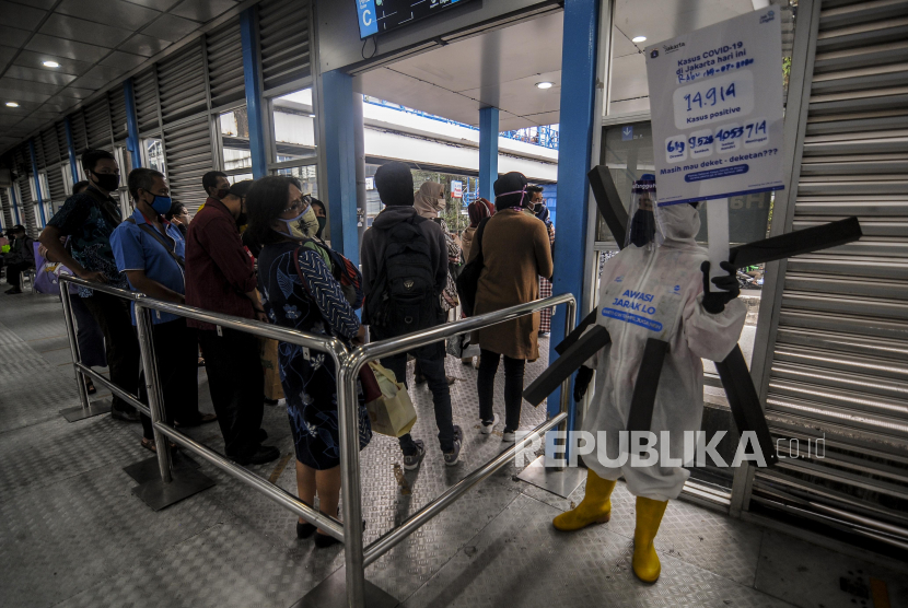 Dinas Perhubungan (Dishub) DKI Jakarta mengklaim terjadi peningkatan jumlah penumpang transportasi umum sebanyak tiga persen selama tiga hari penerapan kembali sistem ganjil genap bagi kendaraan bermotor pribadi.