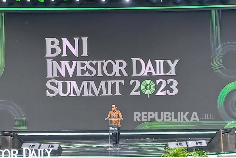 Menteri Investasi Bahlil Lahadalia menghadiri BNI Investor Daily Summit 2023 di Jakarta, Rabu (25/10/2023).