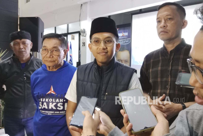 Direktur Eksekutif DPD Partai Demokrat Jabar, Maulana Hasanudin, usai acara di nonton bareng (Nobar) spesial interview presiden ke-6 RI Susilo Bambang Yudhoyono (SBY), di DPD Partai Demokrat Jawa Barat Kamis (31/8/2023) malam.