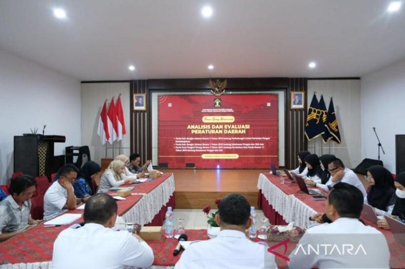 Kemenkum Babel diskusi kelompok bahas Perda Ketahanan Pangan.