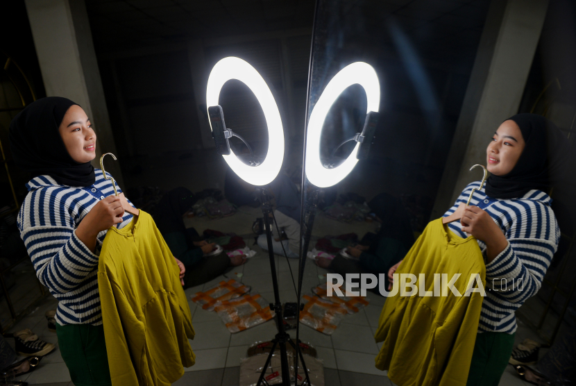Live Streaming Saat Sahur Dorong Lonjakan Transaksi E-Commerce Selama Ramadhan