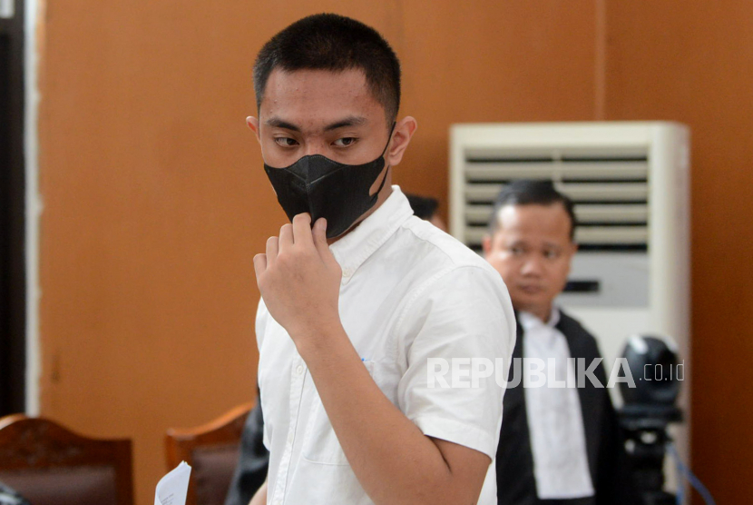 Penyidik Polda Metro Jaya menetapkan Mario Dandy Satrio (20 tahun) sebagai tersangka dalam kasus pencabulan terhadap anak korban berinisial AG.
