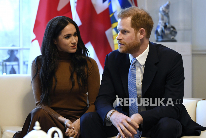 Pangeran Harry dari Inggris dan istrinya Meghan Markle yang bergelar Duchess of Sussex mengunjungi Canada House sebagai ucapan terima kasih atas keramahan dan dukungan yang mereka terima selama mereka tinggal baru-baru ini di Kanada, di London, Selasa, 7 Januari 2020. Harry dan Meghan dikejar paparazzi di New York City, Amerika Serikat, Selasa (16/5/2023).