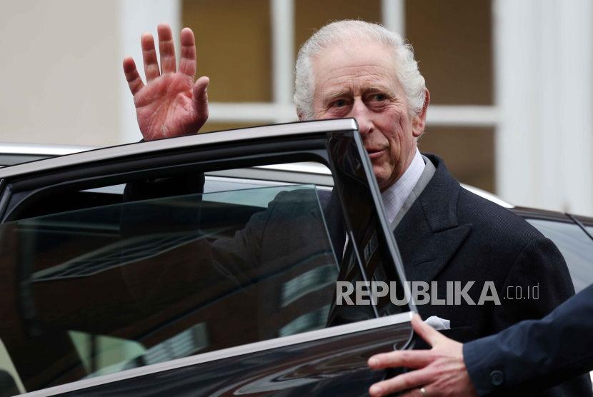 Raja Charles mengumumkan bahwa dia sedang berjuang melawan kanker. 