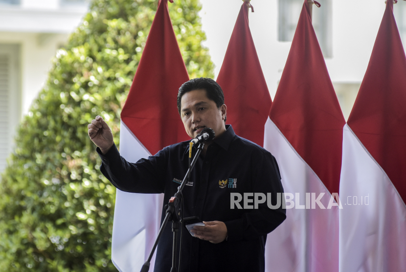 Menteri BUMN Erick Thohir memberikan sambutan pada Peluncuran Vaksin IndoVac di PT Bio Farma (Persero), Jalan Pasteur, Kota Bandung, Kamis (13/10/2022). Presiden Joko Widodo secara resmi meluncurkan vaksin Covid-19 bernama IndoVac yang diproduksi oleh PT Bio Farma (Persero). Vaksin IndoVac tersebut mulai diproduksi secara massal pada Kamis (13/10/2022) dengan target mencapai 20 juta dosis dan akan meningkat 40 juta dosis pada tahun 2023. Republika/Abdan Syakura