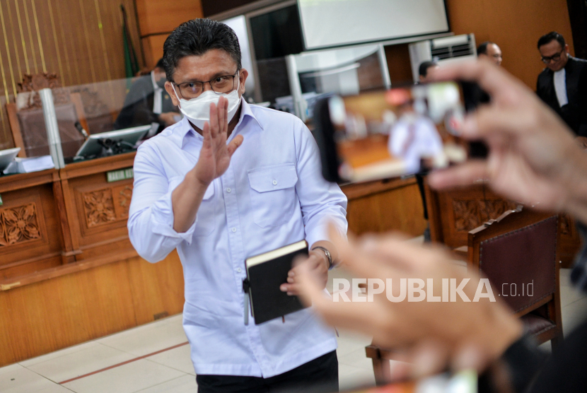 Terdakwa Ferdy Sambo meninggalkan ruang sidang usai menjalani sidang tuntutan di Pengadilan Negeri Jakarta Selatan, Selasa (17/1/2023). Jaksa penuntut umum sebut tidak ada alasan untuk meringankan hukuman Ferdy Sambo.