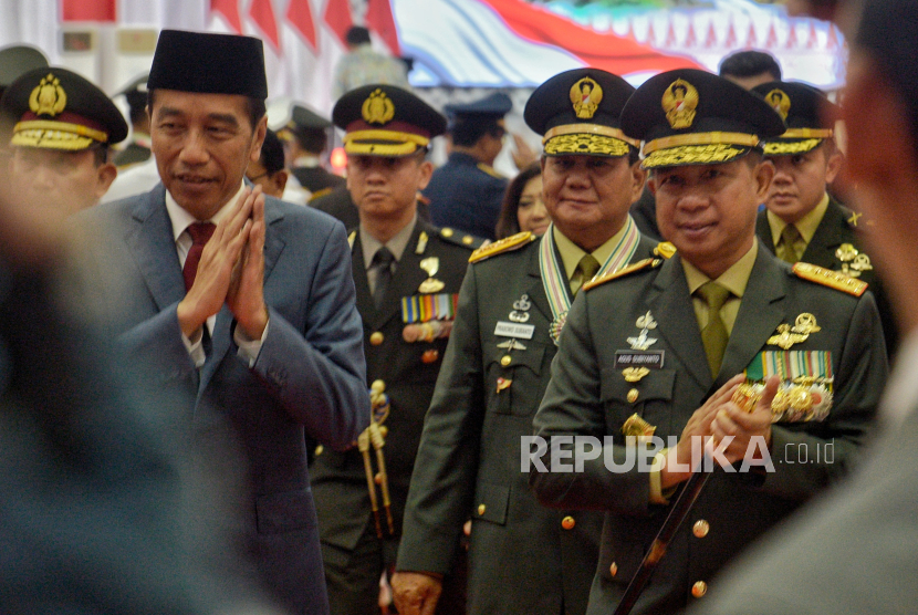 Presiden Jokowi bersama Menhan Prabowo Subianto, Panglima TNI Jenderal Agus Subiyanto dan Kapolri Jenderal Listyo Sigit Prabowo di Mabes TNI, Cilangkap, Jakarta Timur, Rabu (28/2/2024). 
