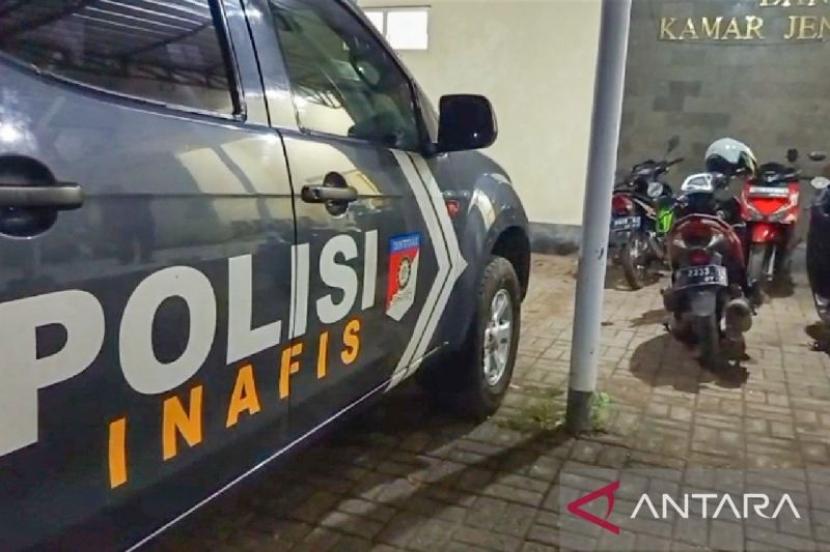Polisi Situbondo Amankan Barang Bukti Kasus Pembunuhan Satu Keluarga