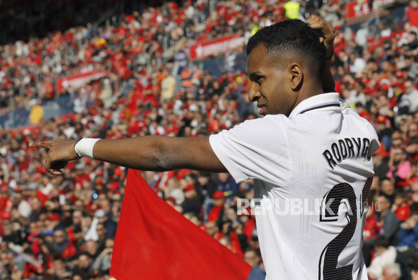 Pemain Real Madrid Rodrygo cedera dan akan absen dalam laga derbi Madrid kontra Atletico.
