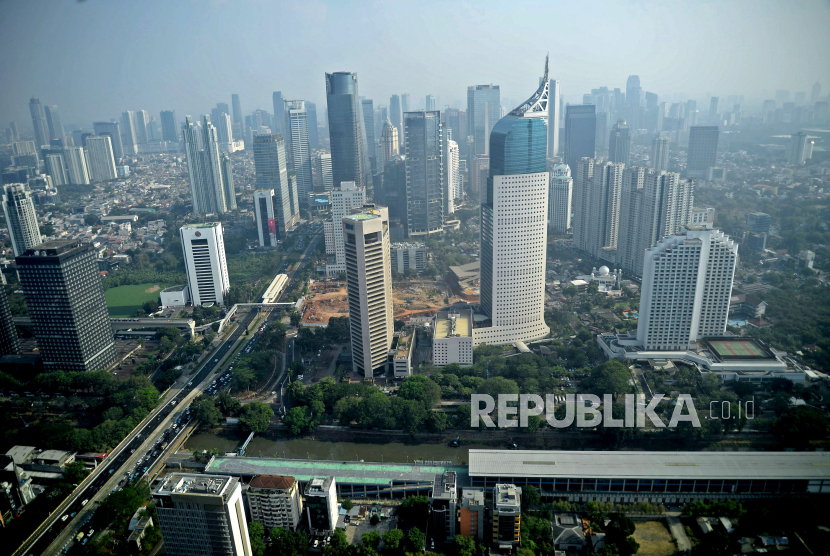 Suasana gedung bertingkat di Jakarta, Jumat (22/9/2023). 