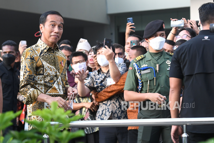 Presiden Joko Widodo (Jokowi) meresmikan wajah baru Sarinah pada Kamis (14/7). Prosesi peresmian diawali dengan peninjauan lokasi oleh para undangan dan puncaknya berupa penandatanganan prasasti. Direktur Utama PT Sarinah Fetty Kwartati mengatakan gelaran ini merupakan prosesi lanjutan dari soft-opening ceremony yang telah dilaksanakan pada 21 Maret lalu.